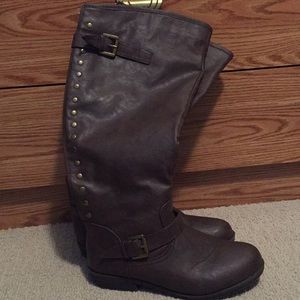 Journee Women’s Spokane Red Zipper Riding Boot